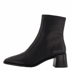 Pega Black(Shoe Biz Pega Black)